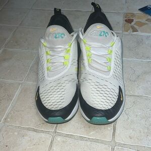 Nike Air270